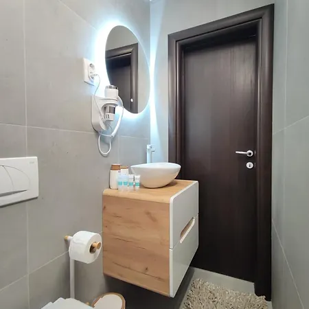 Exalto 3* Трогір