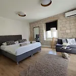 Exalto Gostinjska kuća 3*