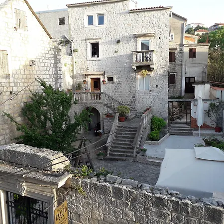 Guest house Exalto 3*