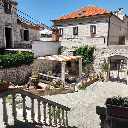 Exalto Trogir