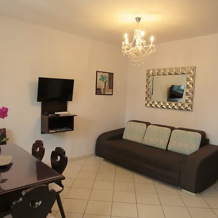 Exalto Guest house 3*