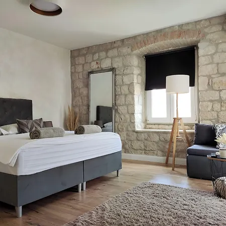 Exalto Guest house 3*