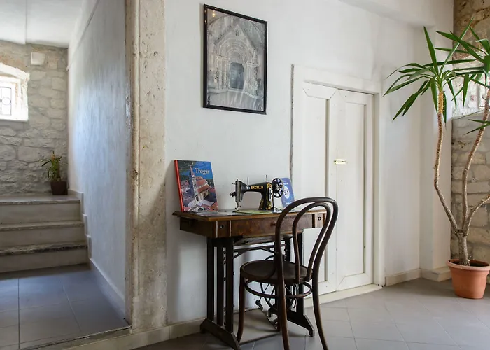 Exalto Gæstehus Trogir