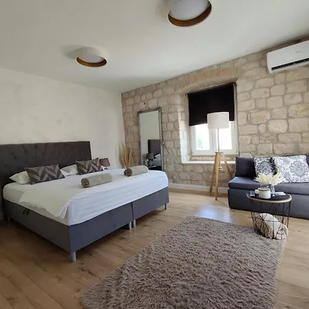 Exalto Konukevi 3*